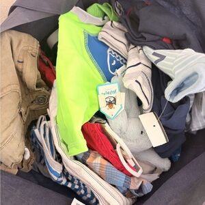 Large bag of 0-3 up to 4T boy clothing. All nice brands.